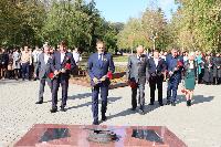 Брюховчане возложили цветы к Вечному огню