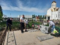 В преддверии 9 мая сотрудники полиции возложили цветы на могилы ветеранов МВД – участников ВОВ