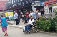Подавая милостыню нищим, вы можете кормить их сутенеров