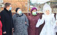 Ветераны Великой Отечественной войны принимают поздравления