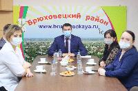 Глава района Владимир Бутенко встретился с полуфиналистами кадрового проекта «Лидеры Кубани – движение вверх!» 