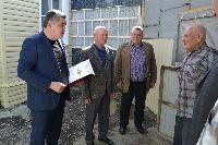 Сотрудники полиции поздравили ветерана органов внутренних дел с юбилеем