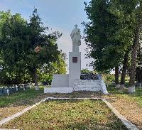 В селе Свободном отремонтируют памятник по улице Красноармейской