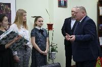 Владимир Мусатов поздравил команду КВН «Пушкинские лухари» с победой в школьной лиге КВН 