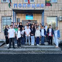 Полицейские провели экскурсию для школьников